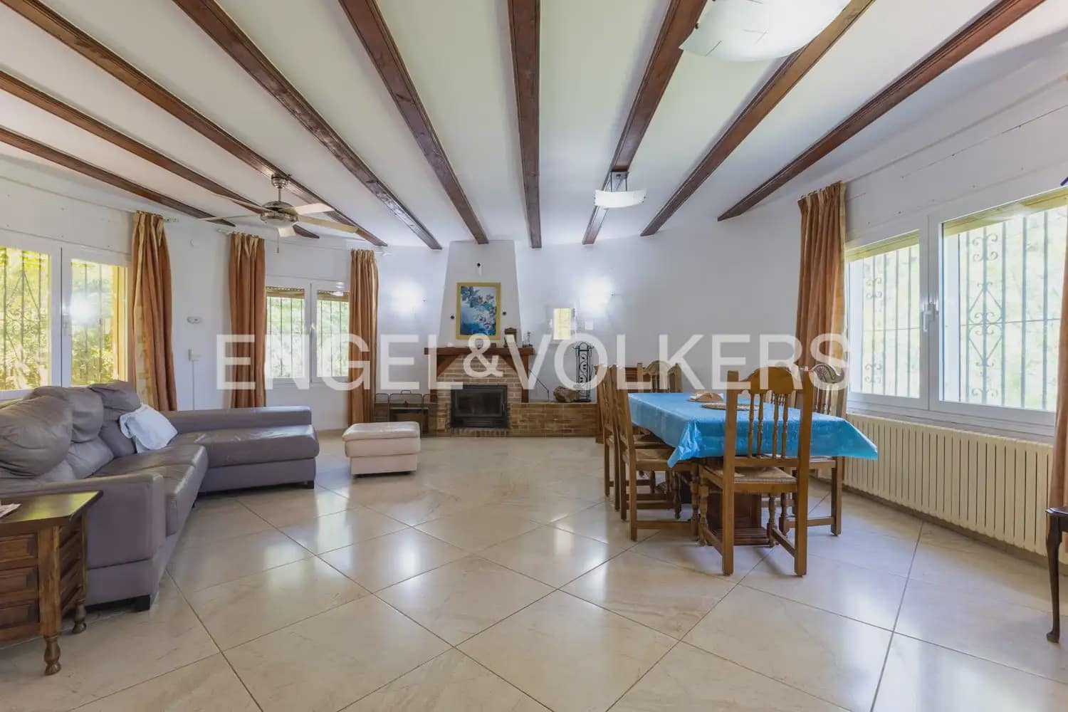 10 camera da letto Villa in vendita in Denia con piscina garage - 995.000 € (Rif: 9898131)