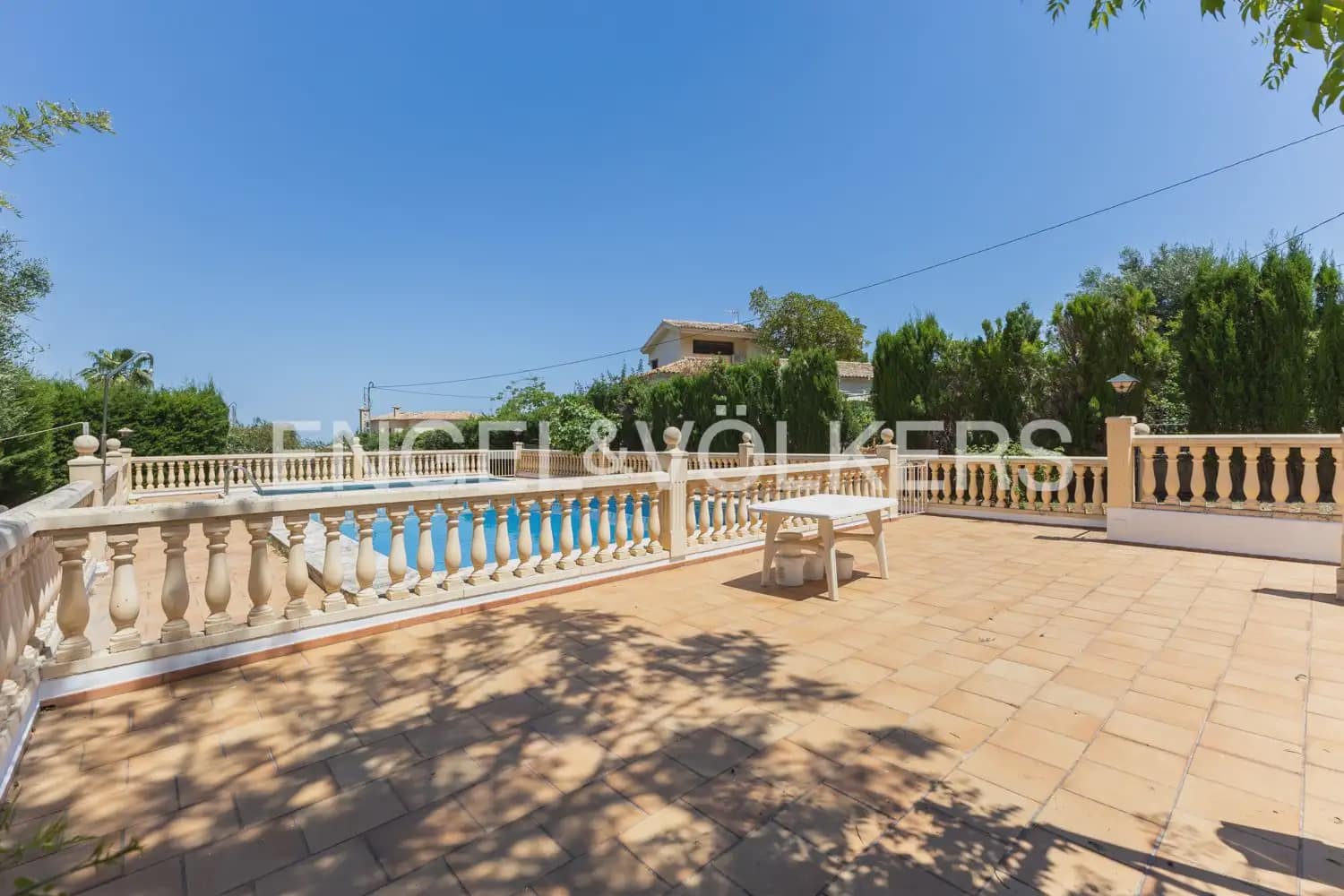 10 camera da letto Villa in vendita in Denia con piscina garage - 995.000 € (Rif: 9898131)