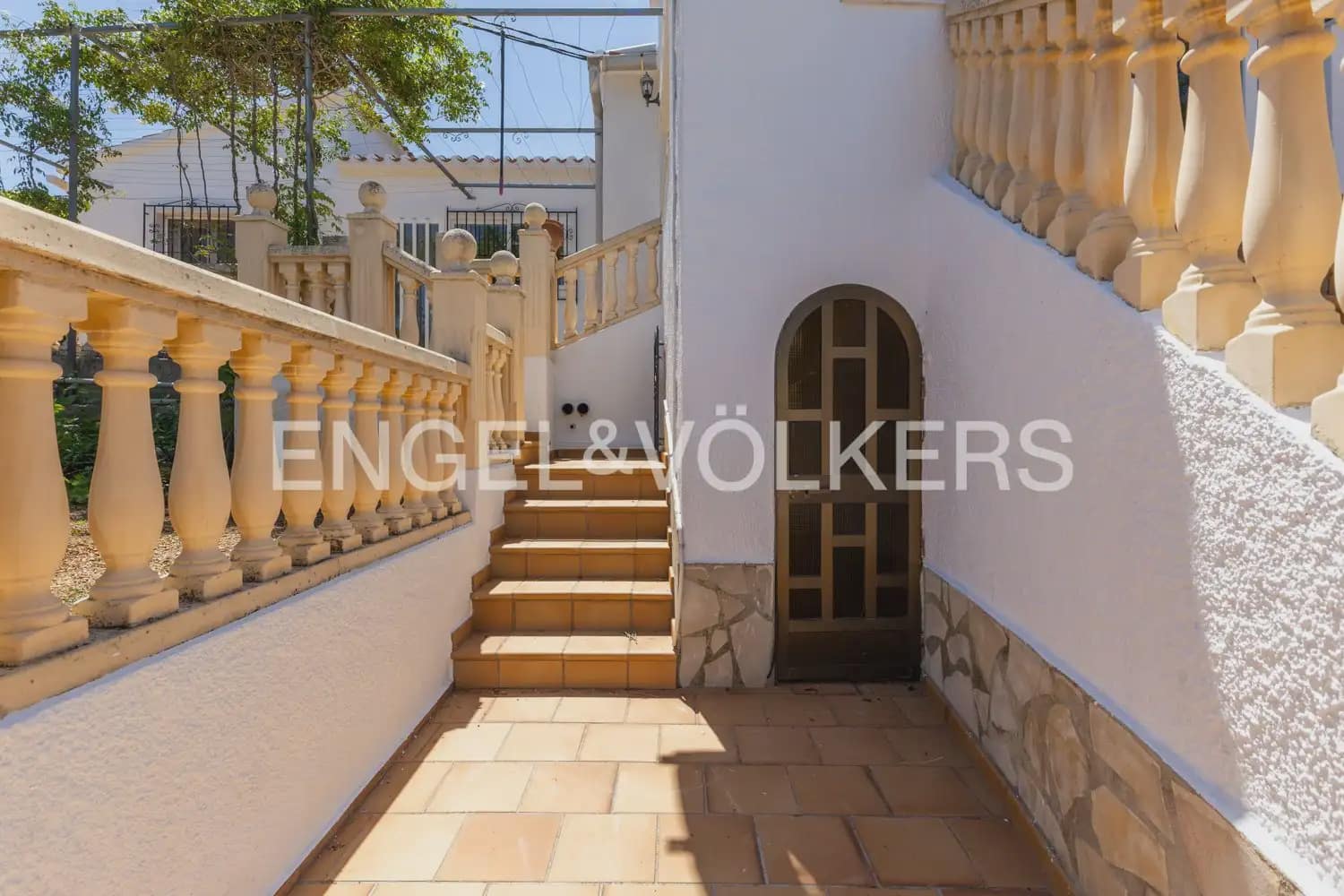 10 camera da letto Villa in vendita in Denia con piscina garage - 995.000 € (Rif: 9898131)