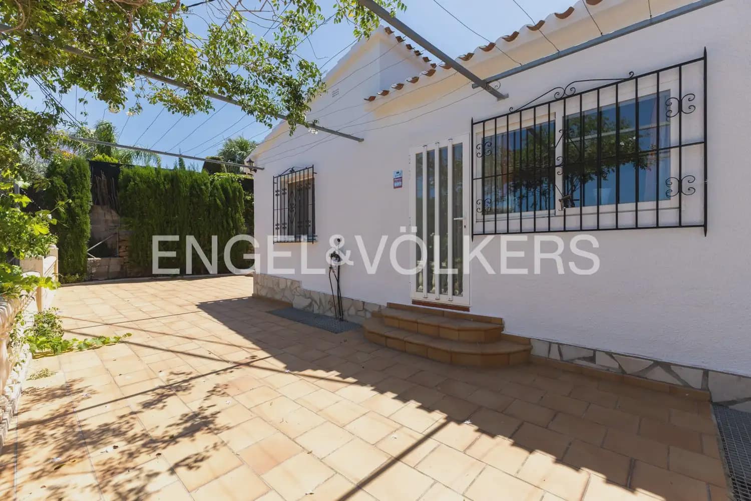 10 camera da letto Villa in vendita in Denia con piscina garage - 995.000 € (Rif: 9898131)