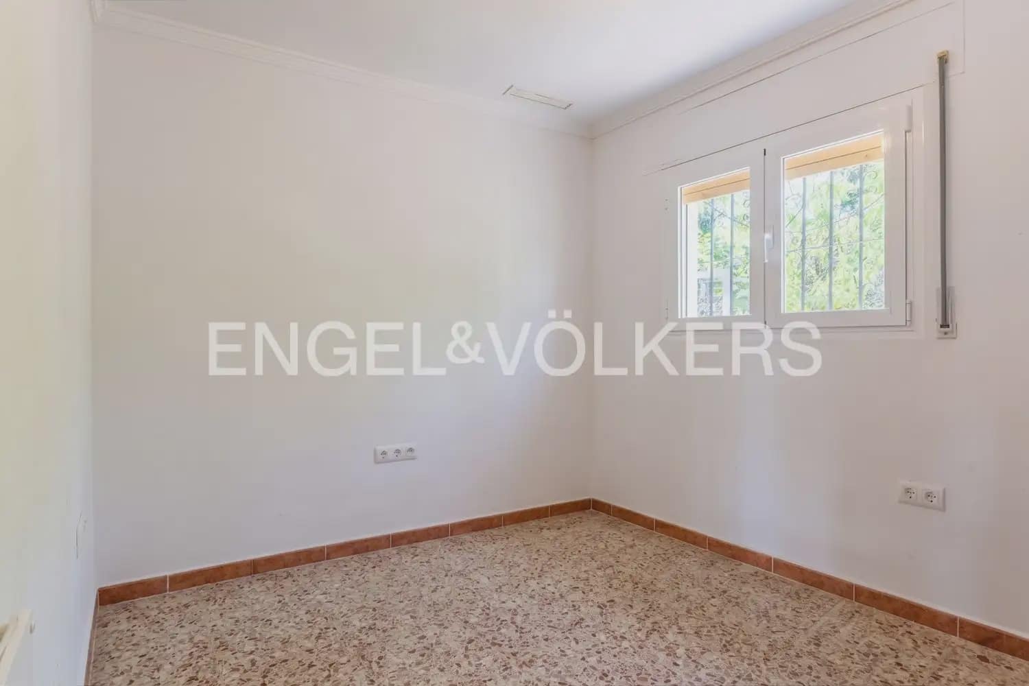 10 camera da letto Villa in vendita in Denia con piscina garage - 995.000 € (Rif: 9898131)