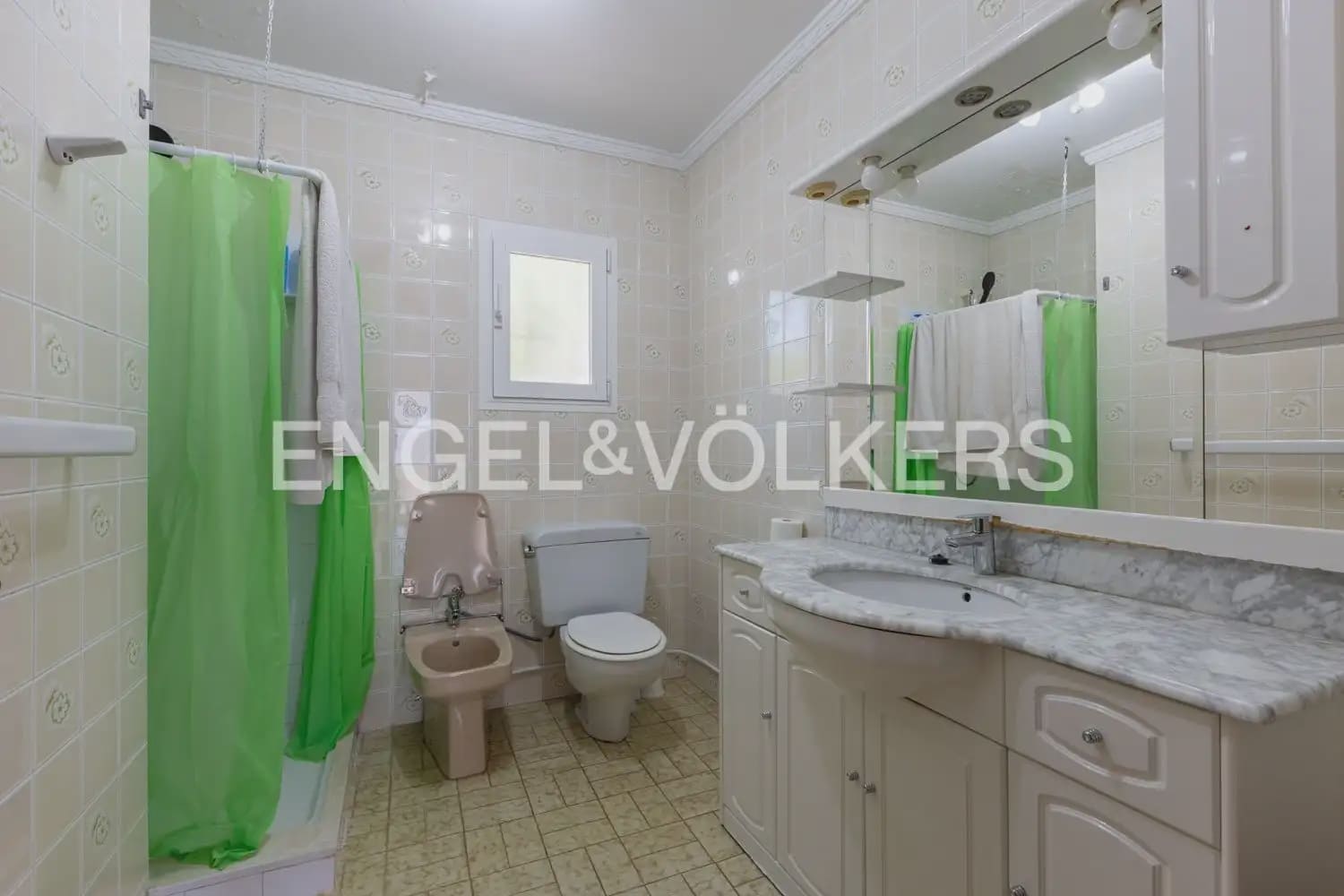 10 camera da letto Villa in vendita in Denia con piscina garage - 995.000 € (Rif: 9898131)