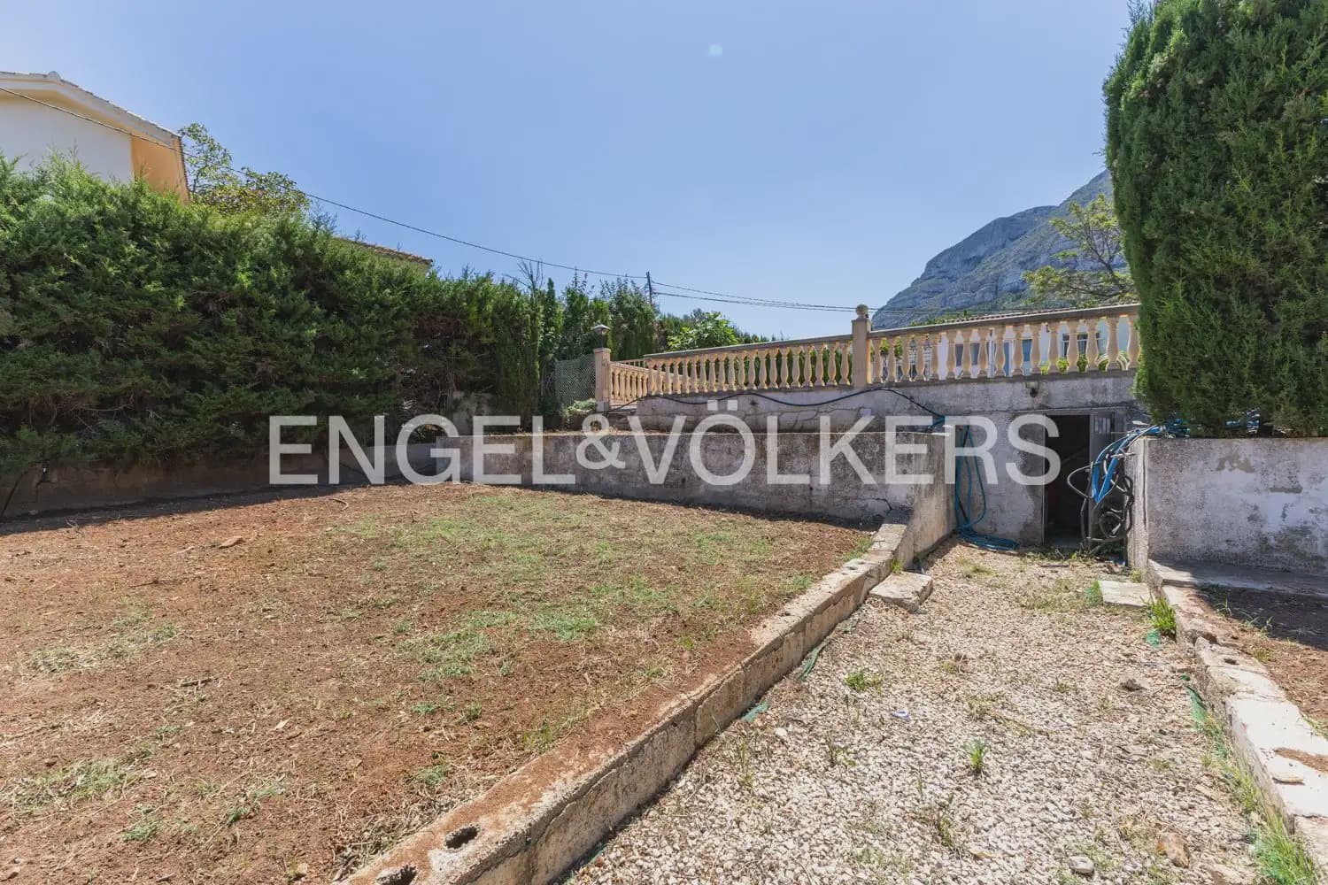 10 camera da letto Villa in vendita in Denia con piscina garage - 995.000 € (Rif: 9898131)