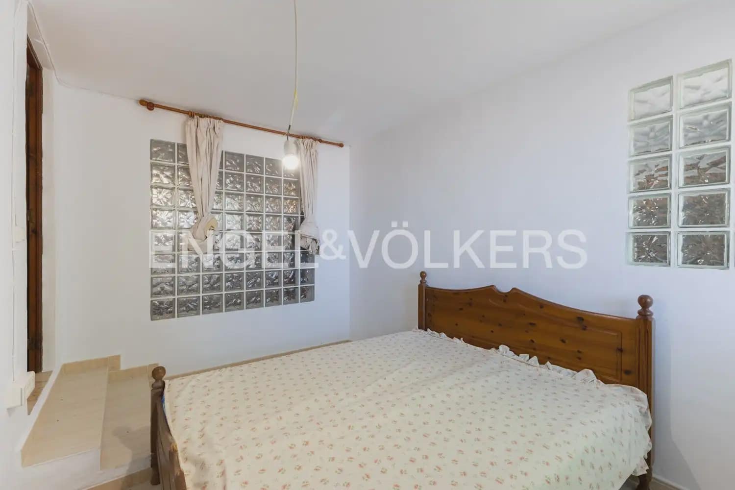 10 camera da letto Villa in vendita in Denia con piscina garage - 995.000 € (Rif: 9898131)
