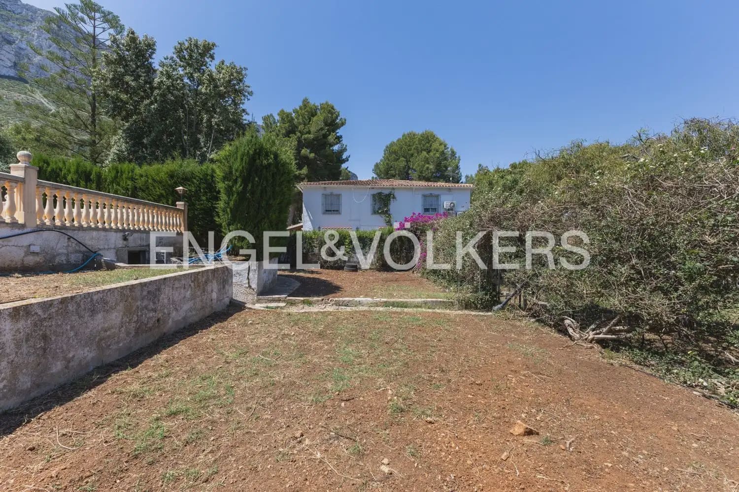 10 camera da letto Villa in vendita in Denia con piscina garage - 995.000 € (Rif: 9898131)