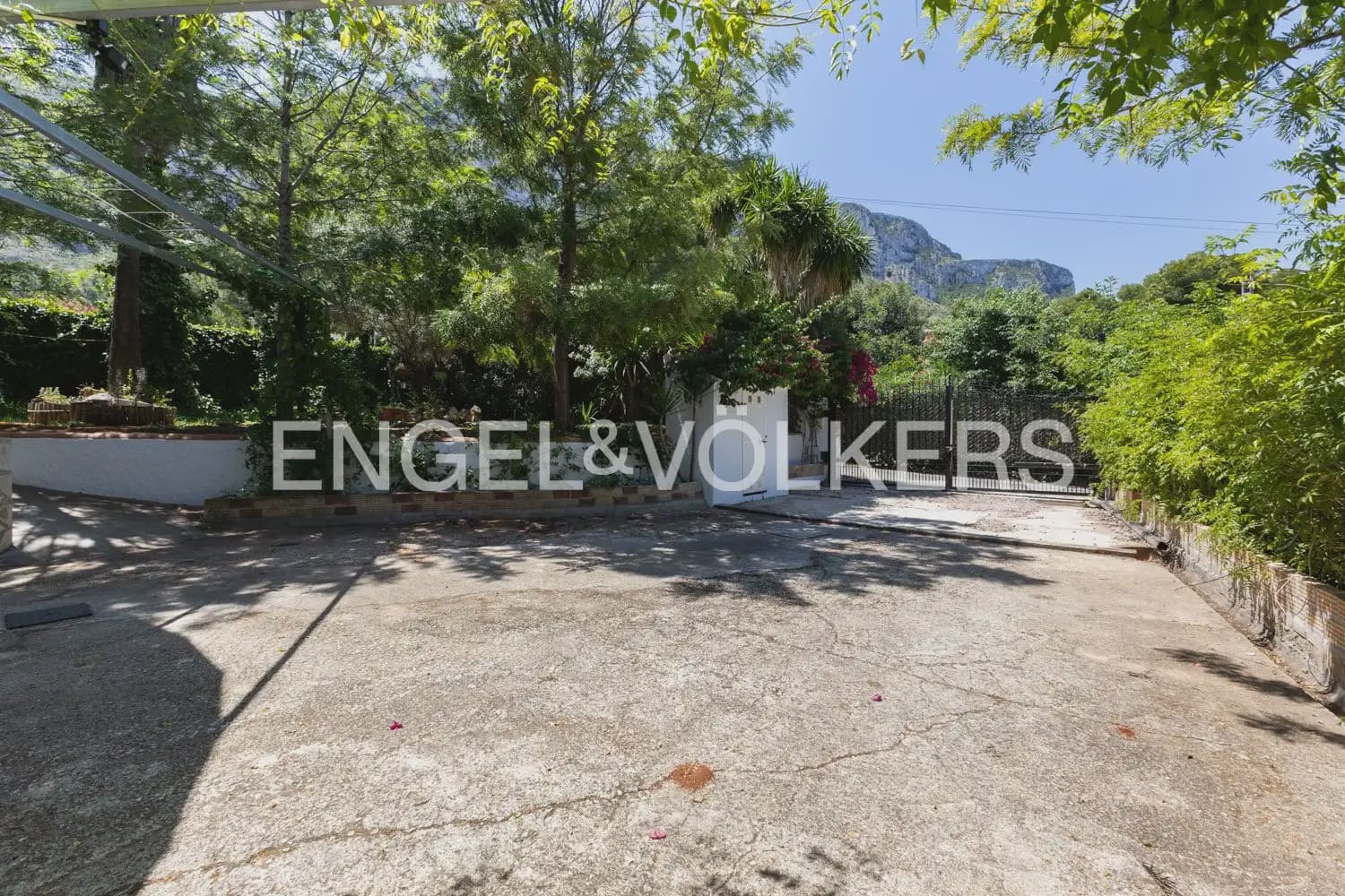 10 camera da letto Villa in vendita in Denia con piscina garage - 995.000 € (Rif: 9898131)