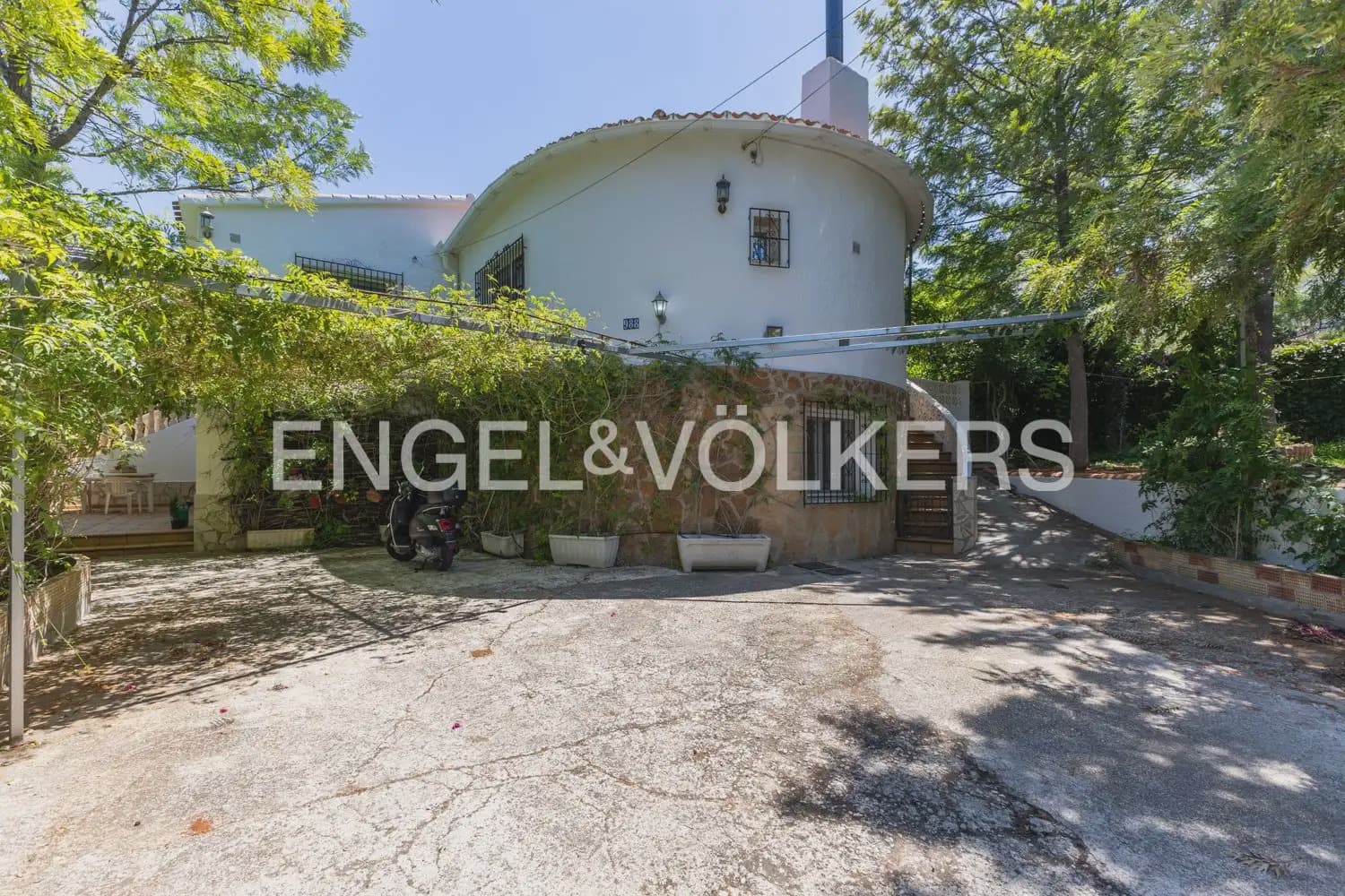 10 camera da letto Villa in vendita in Denia con piscina garage - 995.000 € (Rif: 9898131)