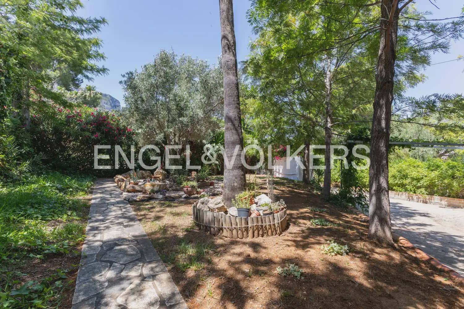 10 camera da letto Villa in vendita in Denia con piscina garage - 995.000 € (Rif: 9898131)