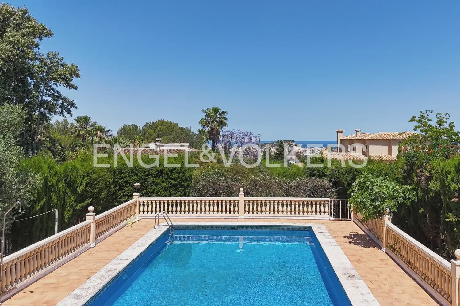 10 camera da letto Villa in vendita in Denia con piscina garage - 995.000 € (Rif: 9898131)