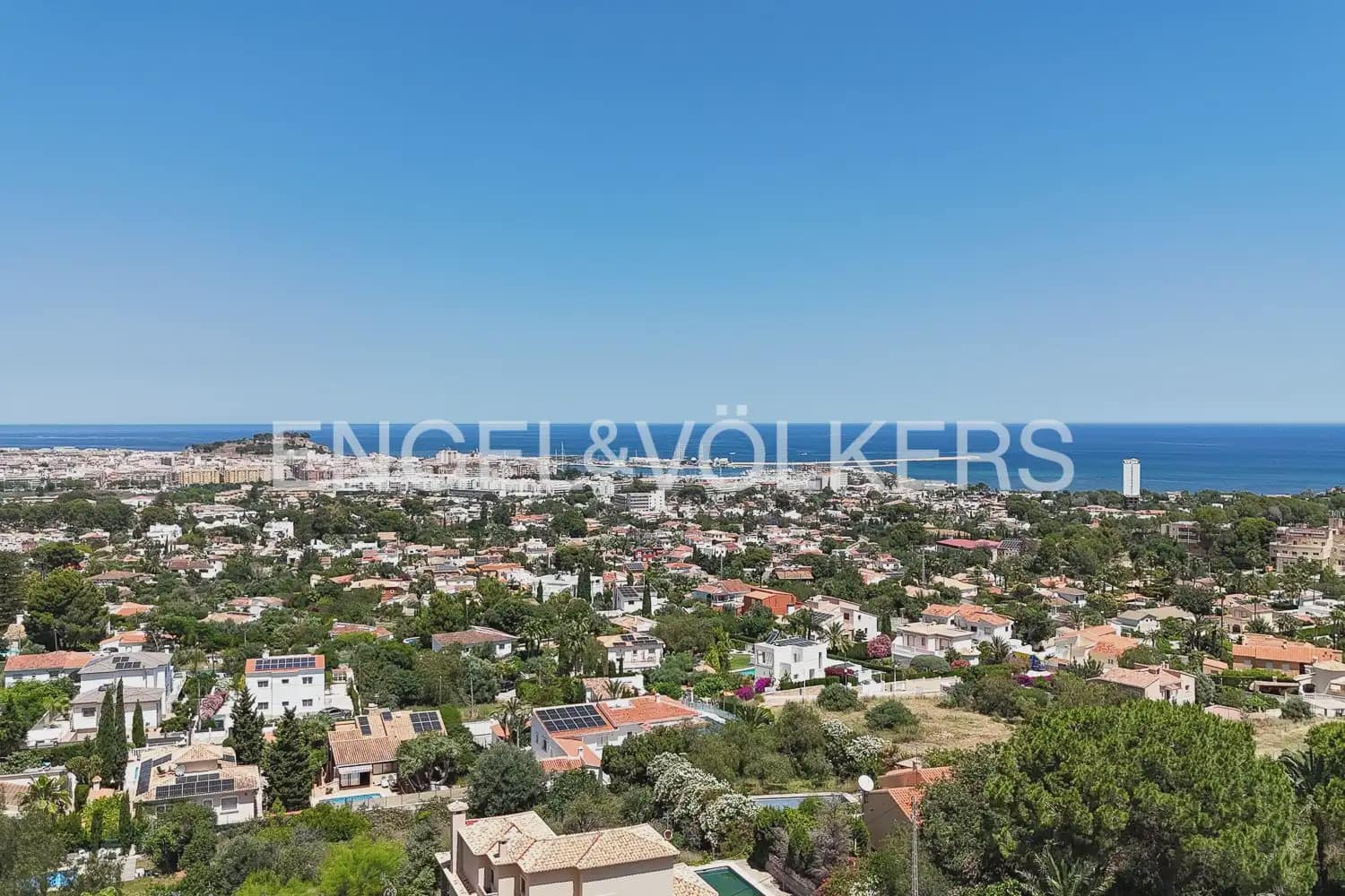 10 camera da letto Villa in vendita in Denia con piscina garage - 995.000 € (Rif: 9898131)