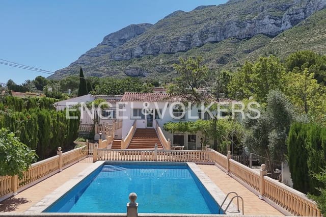 10 camera da letto Villa in vendita in El Montgó, Dénia con piscina garage - 995.000 € (Rif: 9898131)