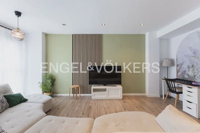Adosado de 3 habitaciones en Vila-real en venta con piscina garaje - 265.000 € (Ref: 9898132)