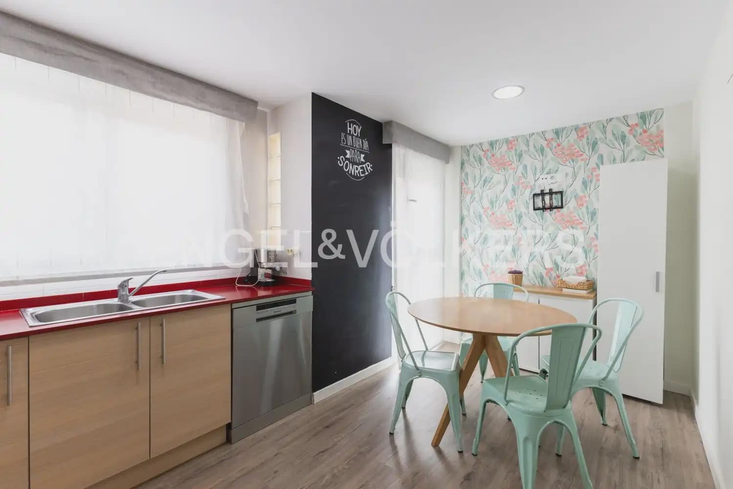 3 makuuhuone Rivitalo myytävänä paikassa Vila-real mukana uima-altaan 
autotalli - 265 000 € (Ref: 9898132)