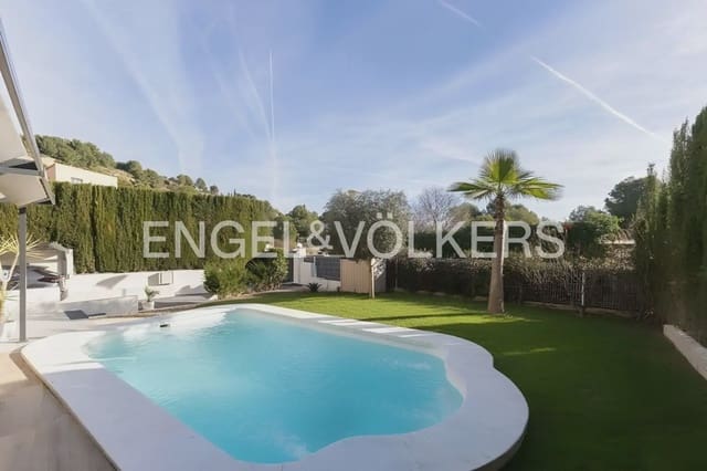 4 bedroom Villa for sale in Chiva with pool garage - € 624,000 (Ref: 9898134)