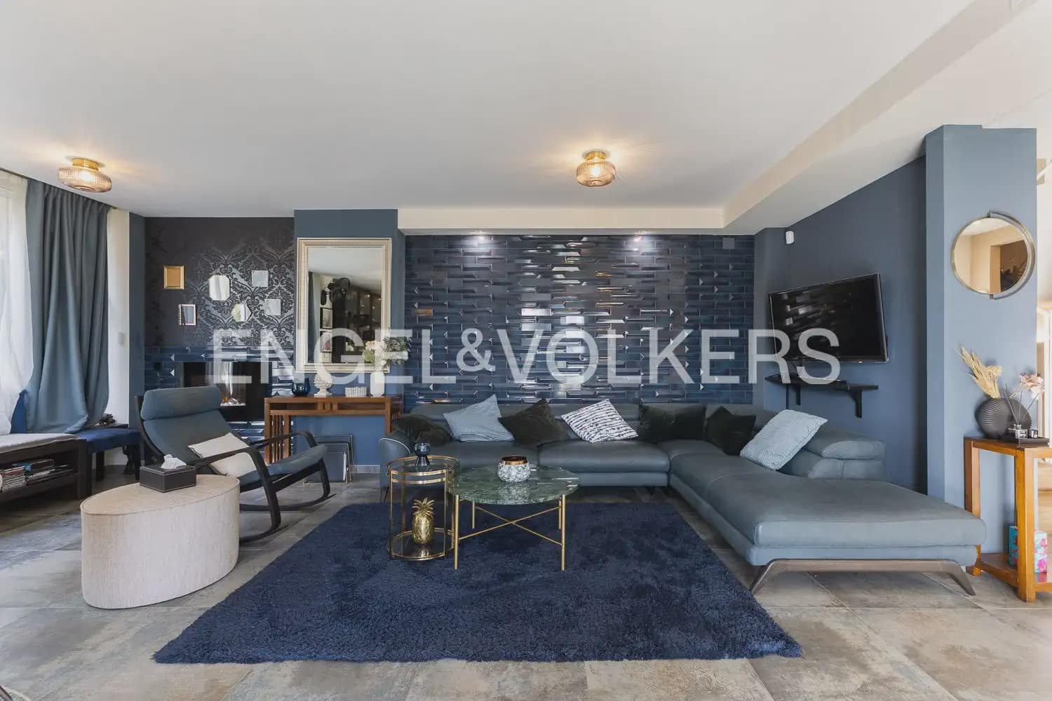 4 bedroom Villa for sale in Chiva with pool garage - € 624,000 (Ref: 9898134)