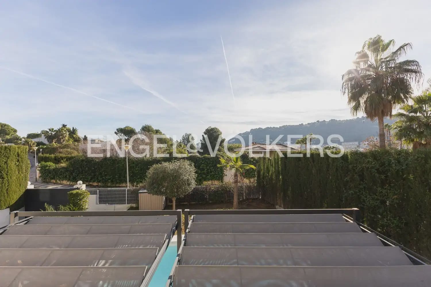 4 bedroom Villa for sale in Chiva with pool garage - € 624,000 (Ref: 9898134)
