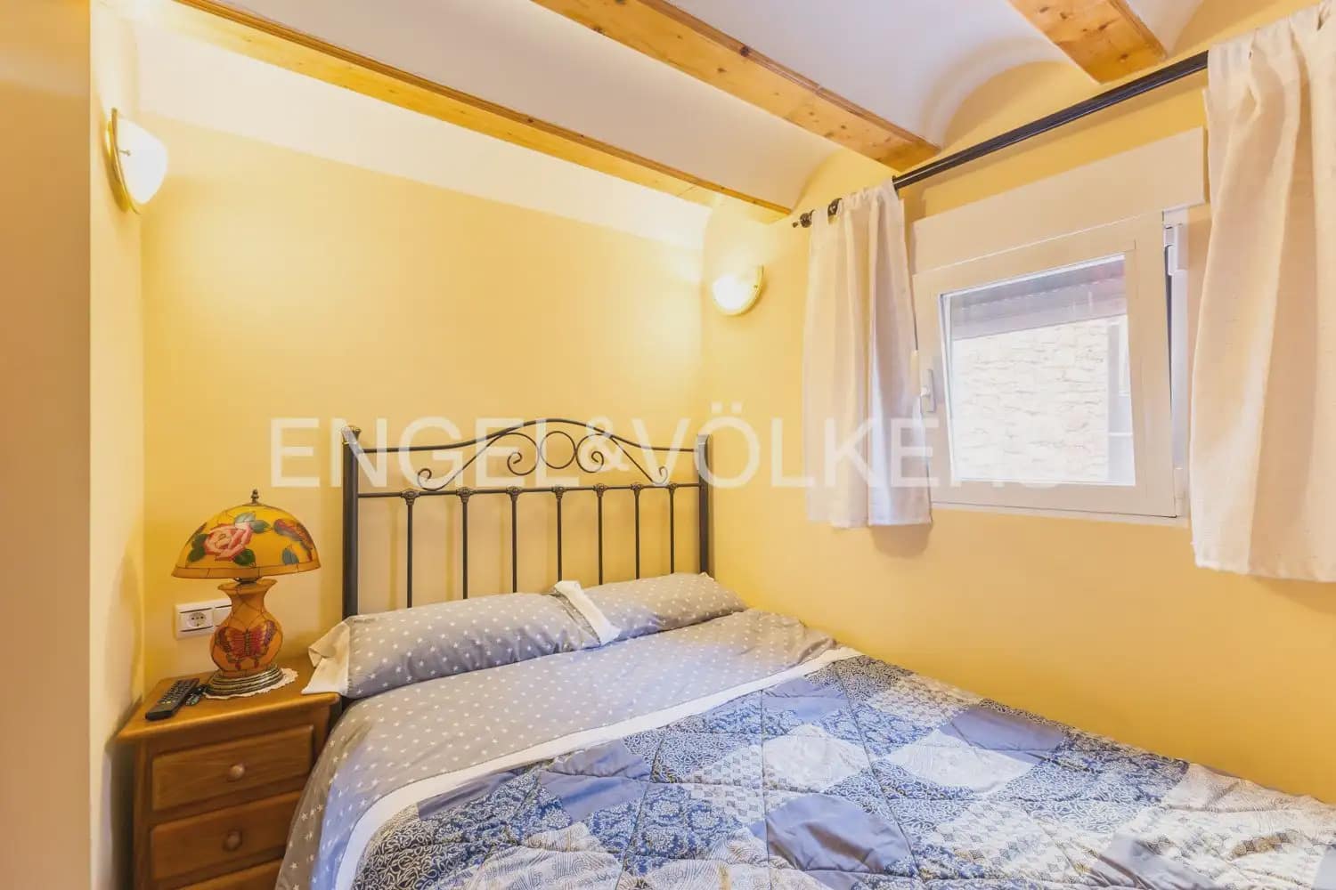 5 bedroom Townhouse for sale in Villar del Arzobispo with pool - € 270,000 (Ref: 9898137)