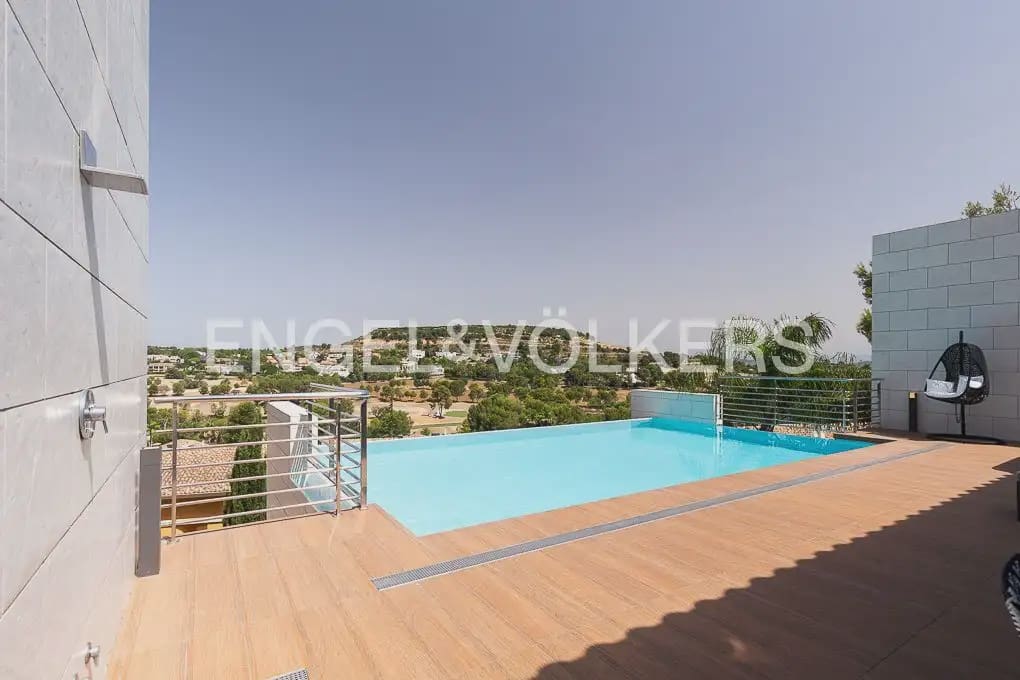 6 bedroom Villa for sale in Chiva with pool garage - € 1,850,000 (Ref: 9898139)