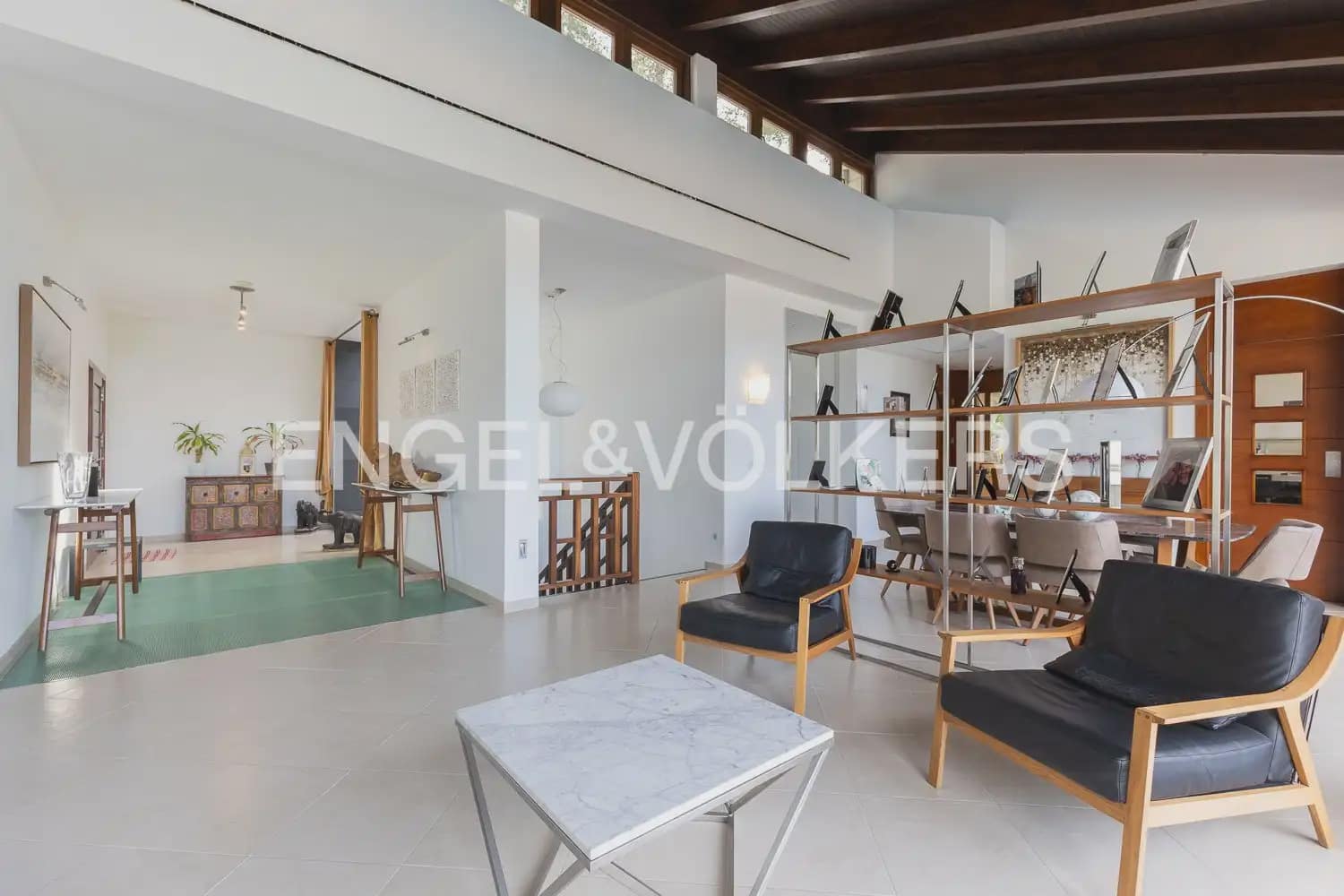 6 bedroom Villa for sale in Chiva with pool garage - € 1,850,000 (Ref: 9898139)