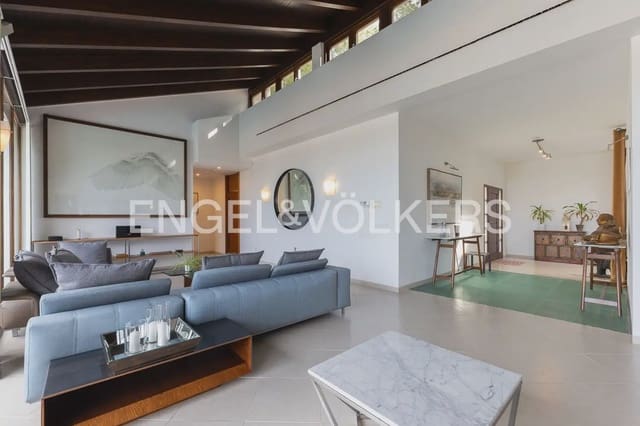 6 bedroom Villa for sale in Chiva with pool garage - € 1,850,000 (Ref: 9898139)