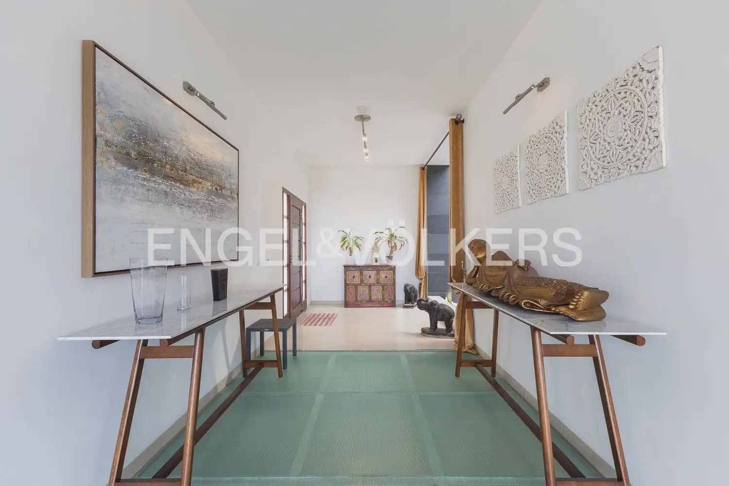 6 bedroom Villa for sale in Chiva with pool garage - € 1,850,000 (Ref: 9898139)