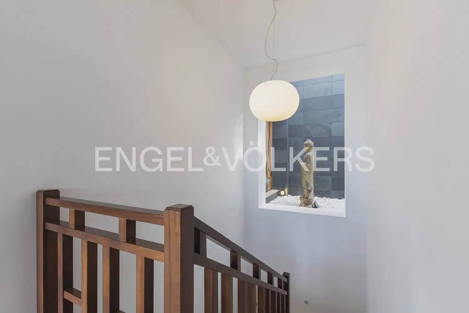 6 bedroom Villa for sale in Chiva with pool garage - € 1,850,000 (Ref: 9898139)