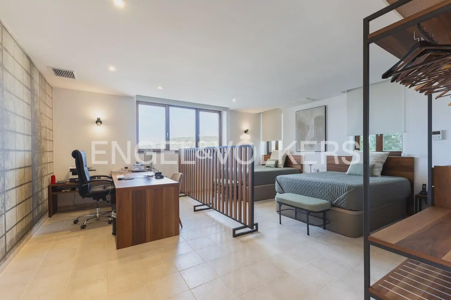 6 bedroom Villa for sale in Chiva with pool garage - € 1,850,000 (Ref: 9898139)