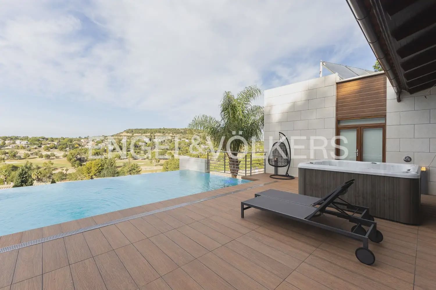 6 bedroom Villa for sale in Chiva with pool garage - € 1,850,000 (Ref: 9898139)