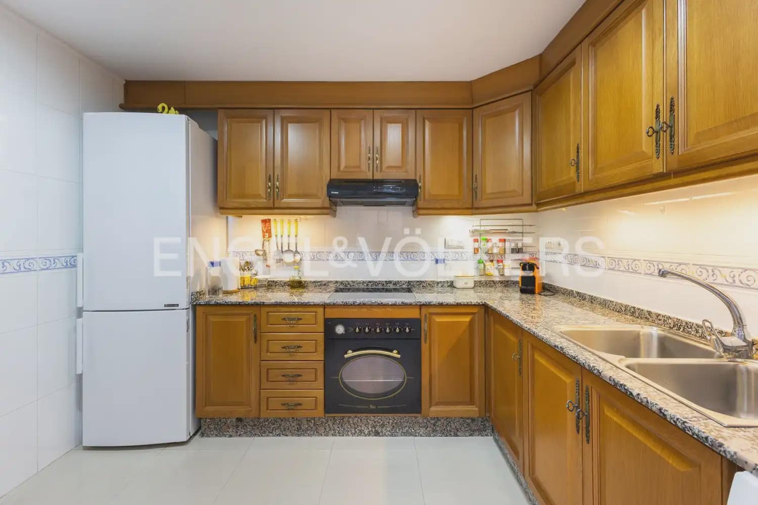 5 bedroom Townhouse for sale in La Pobla de Farnals with garage - € 379,000 (Ref: 9898140)