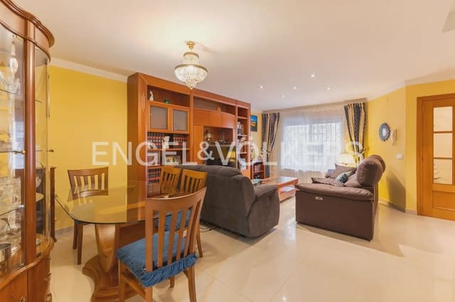 5 bedroom Townhouse for sale in La Pobla de Farnals with garage - € 379,000 (Ref: 9898140)