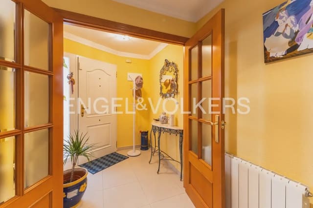 5 bedroom Townhouse for sale in La Pobla de Farnals with garage - € 379,000 (Ref: 9898140)