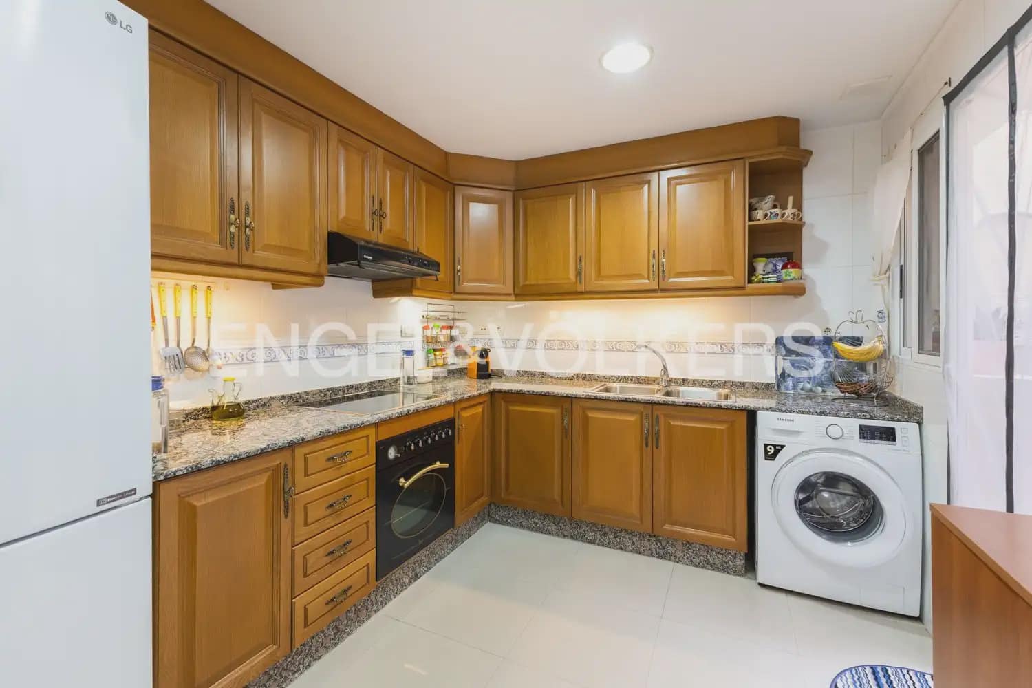 5 bedroom Townhouse for sale in La Pobla de Farnals with garage - € 379,000 (Ref: 9898140)