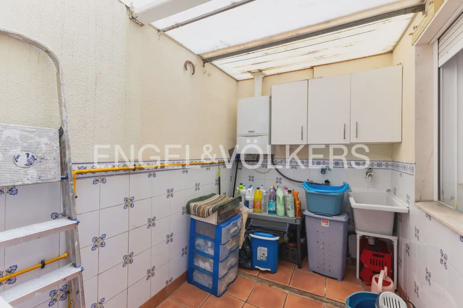 5 bedroom Townhouse for sale in La Pobla de Farnals with garage - € 379,000 (Ref: 9898140)