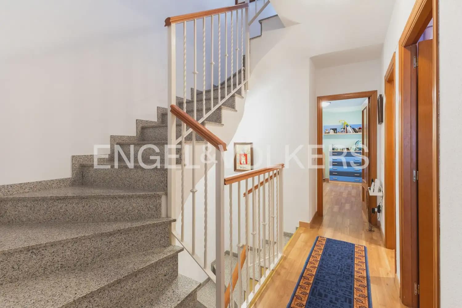 5 bedroom Townhouse for sale in La Pobla de Farnals with garage - € 379,000 (Ref: 9898140)
