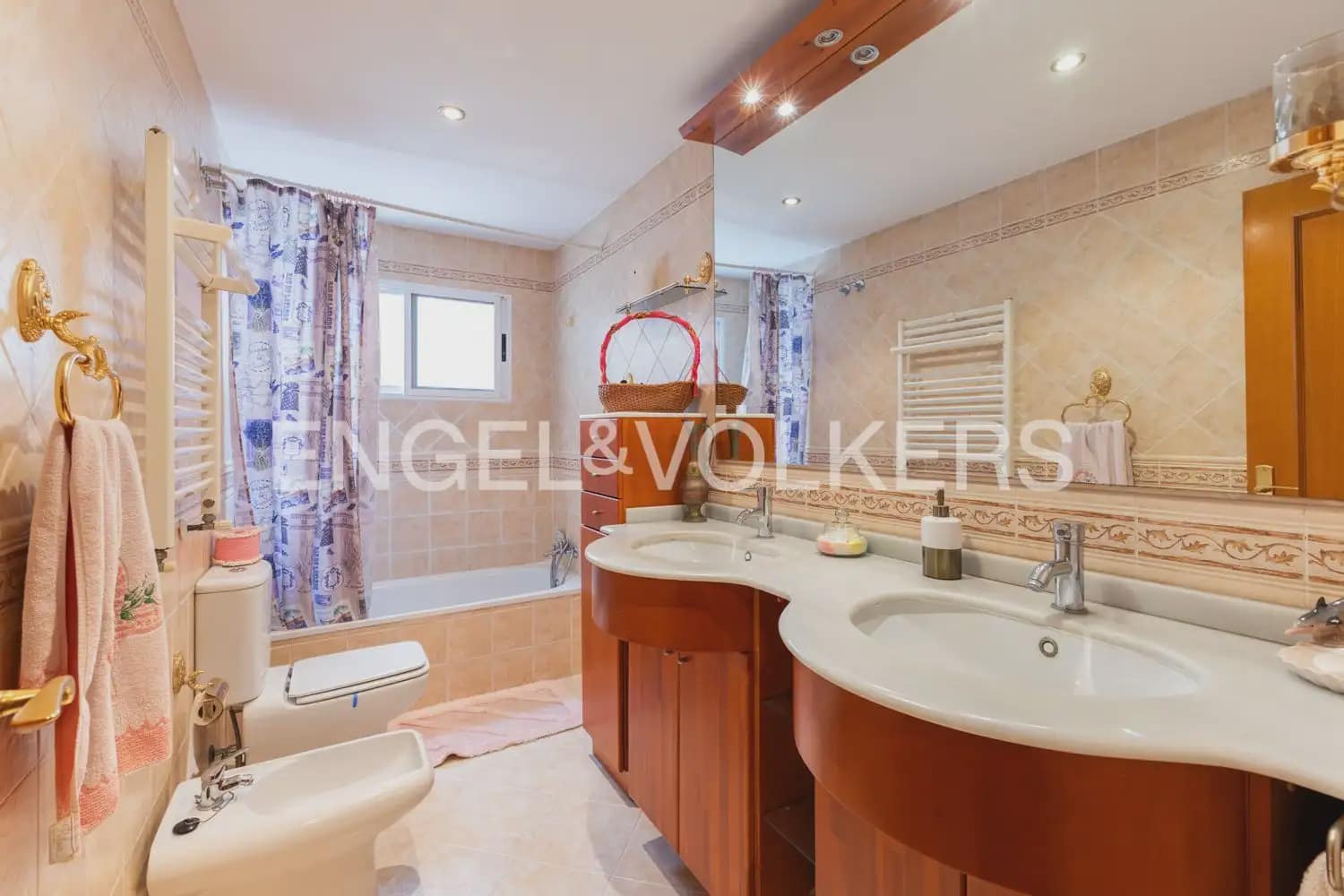 5 bedroom Townhouse for sale in La Pobla de Farnals with garage - € 379,000 (Ref: 9898140)