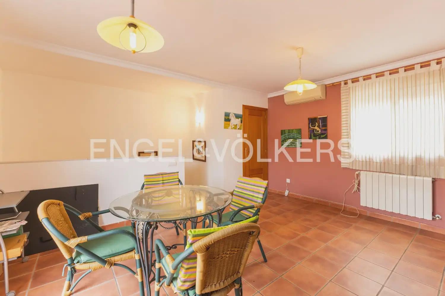 5 bedroom Townhouse for sale in La Pobla de Farnals with garage - € 379,000 (Ref: 9898140)