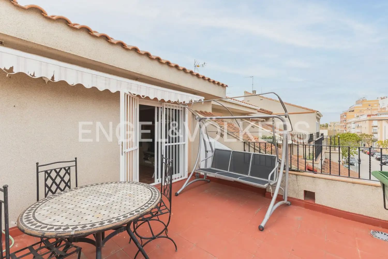 5 bedroom Townhouse for sale in La Pobla de Farnals with garage - € 379,000 (Ref: 9898140)