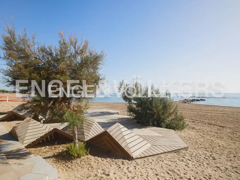 6 quarto Moradia para venda em Vinaros com piscina garagem - 375 000 € (Ref: 9898141)