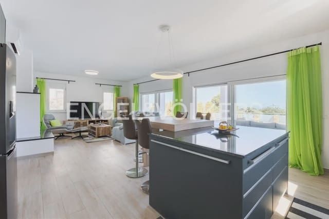 Chalet de 4 habitaciones en El Montgó, Dénia en venta con piscina garaje - 1.199.000 € (Ref: 9898142)