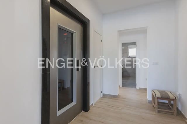 Chalet de 4 habitaciones en El Montgó, Dénia en venta con piscina garaje - 1.199.000 € (Ref: 9898142)