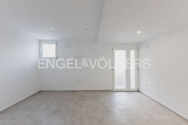 Chalet de 4 habitaciones en El Montgó, Dénia en venta con piscina garaje - 1.199.000 € (Ref: 9898142)