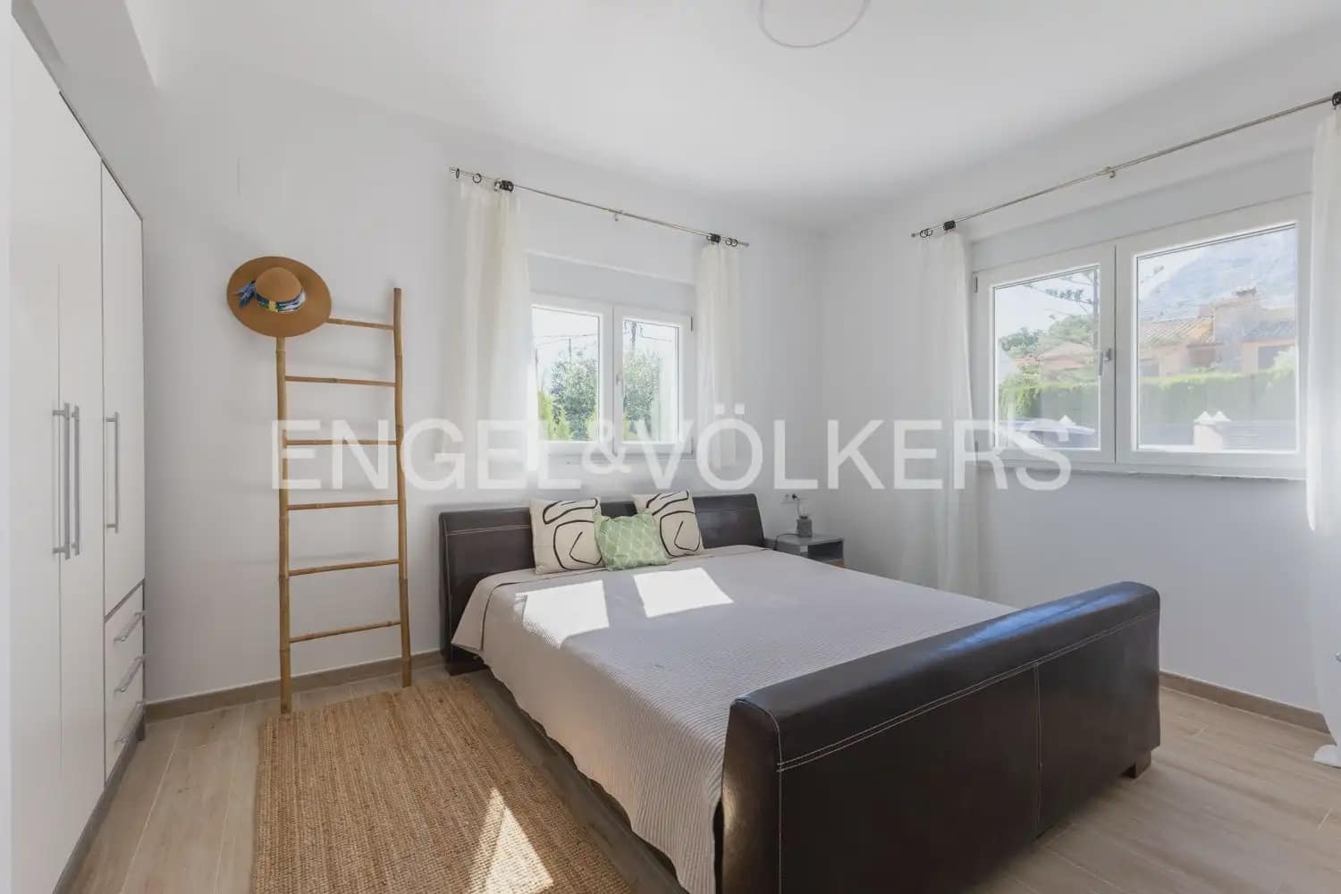 4 soveværelse Villa til salg i Denia med swimmingpool garage - € 1.199.000 (Ref: 9898142)