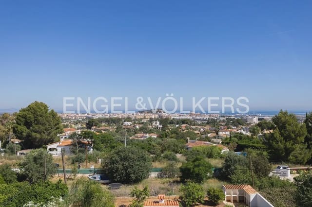 Chalet de 4 habitaciones en El Montgó, Dénia en venta con piscina garaje - 1.199.000 € (Ref: 9898142)