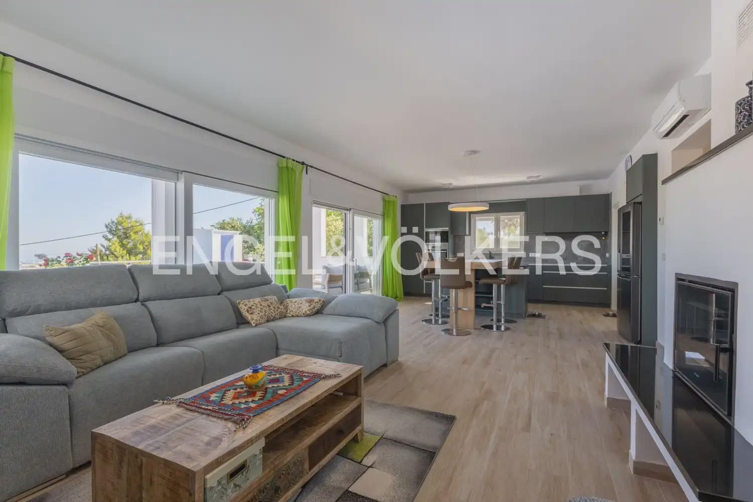 4 soveværelse Villa til salg i Denia med swimmingpool garage - € 1.199.000 (Ref: 9898142)