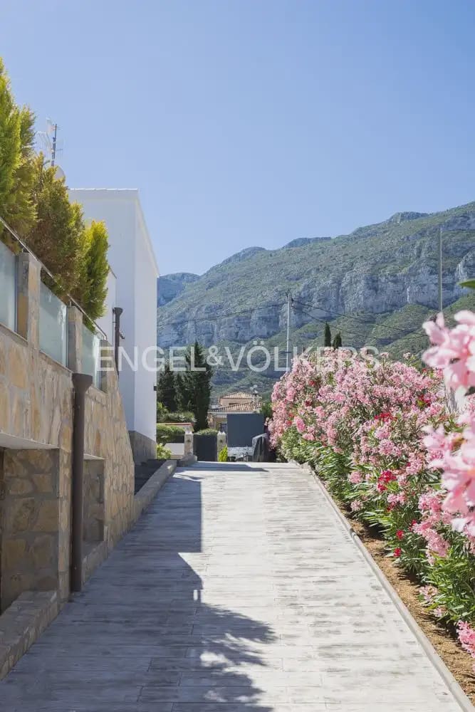 4 soveværelse Villa til salg i Denia med swimmingpool garage - € 1.199.000 (Ref: 9898142)