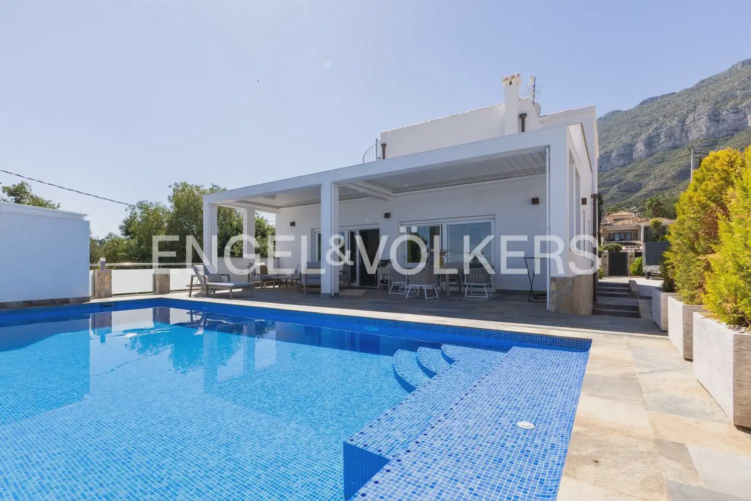 4 soveværelse Villa til salg i Denia med swimmingpool garage - € 1.199.000 (Ref: 9898142)