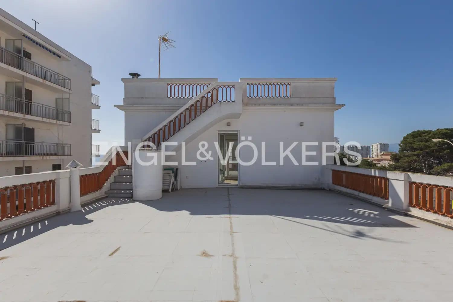 4 Zimmer Villa zu vermieten in Cullera mit Garage - 8.500 € (Ref: 9898144)
