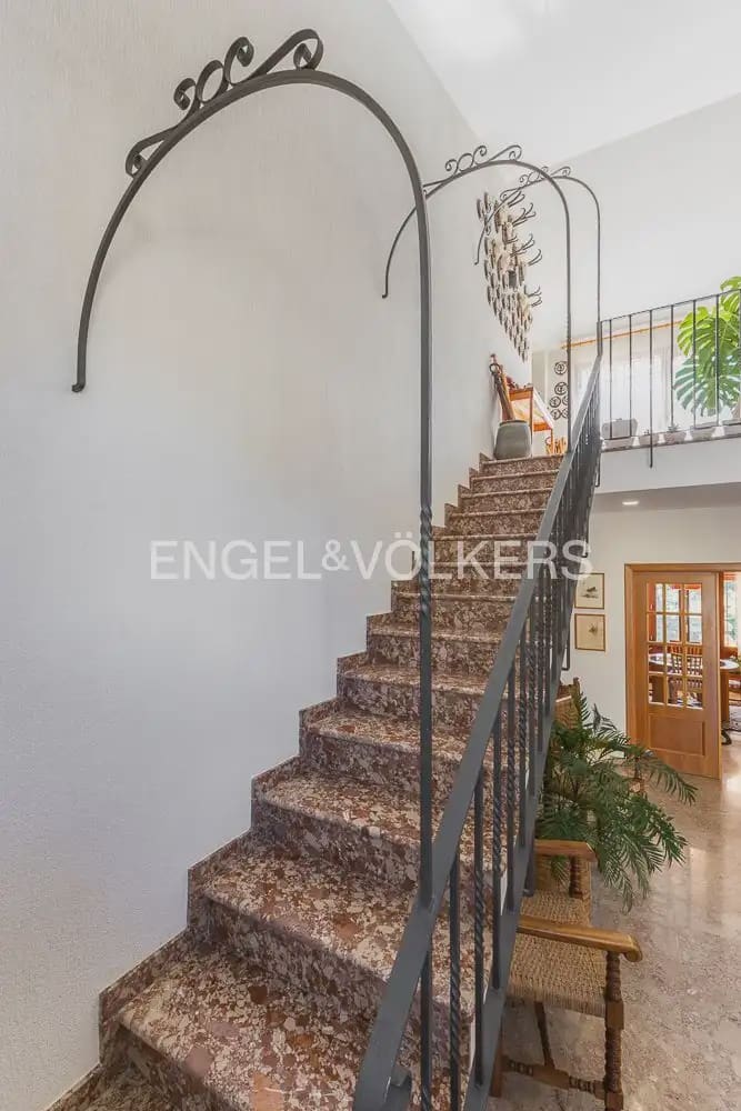5 Zimmer Villa zu verkaufen in Ontinyent mit Pool Garage - 720.000 € (Ref: 9898145)