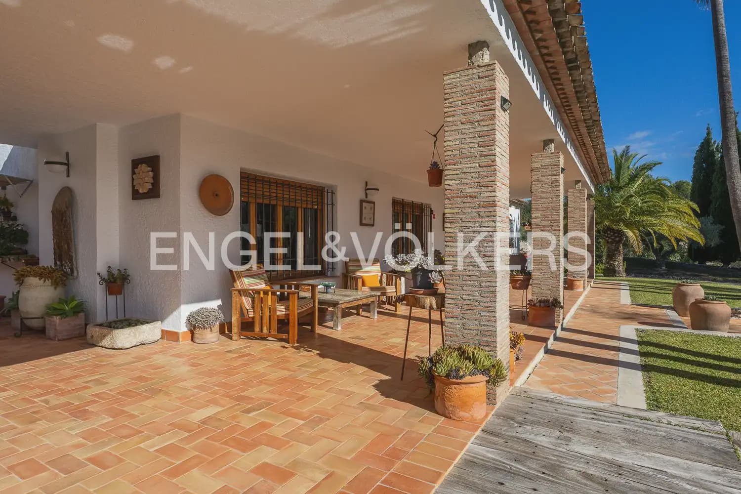 5 Zimmer Villa zu verkaufen in Ontinyent mit Pool Garage - 720.000 € (Ref: 9898145)