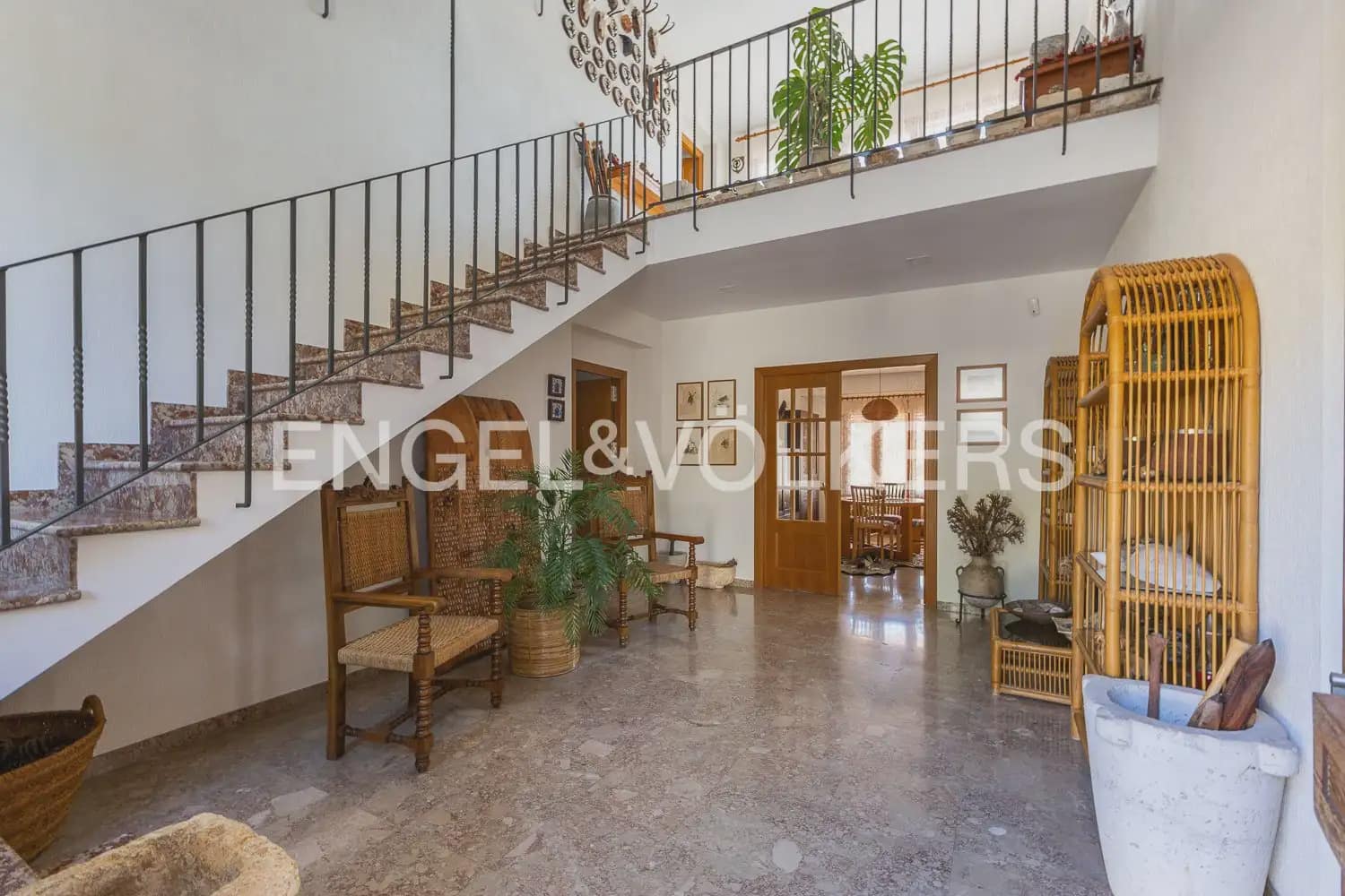 5 Zimmer Villa zu verkaufen in Ontinyent mit Pool Garage - 720.000 € (Ref: 9898145)